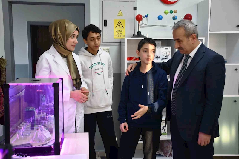 Öğrenciler uzayda gıda ürünleri yetiştirme deneylerini sürdürüyor
