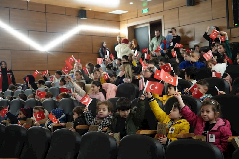 Bayburt’ta çocuklar sinemayla tanıştı
