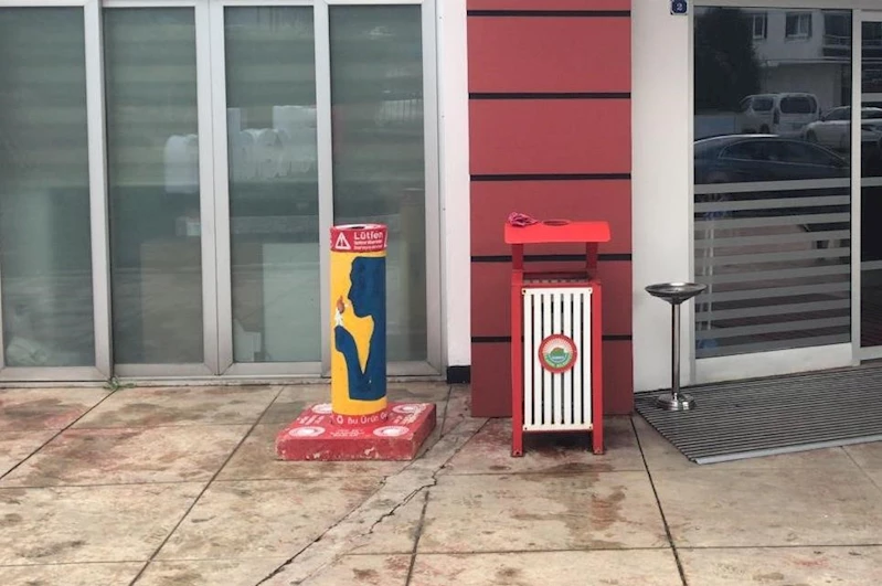 Atık camlar beton oldu, şehir mobilyalarına dönüştü
