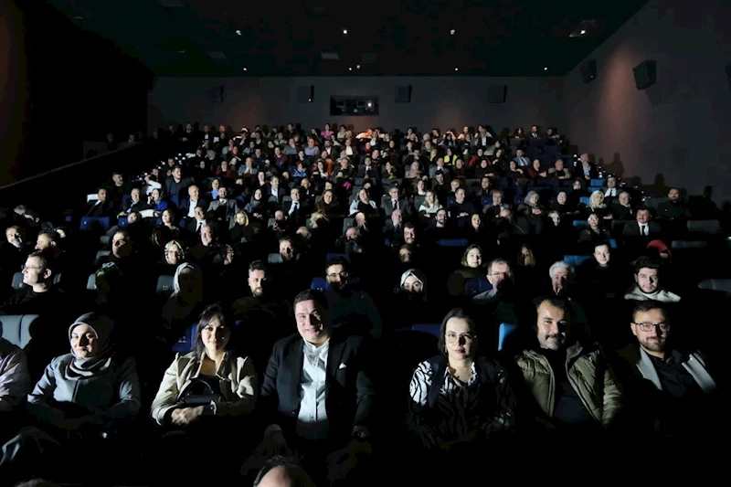 “Efsane” filmine dünyanın merkezinde gala
