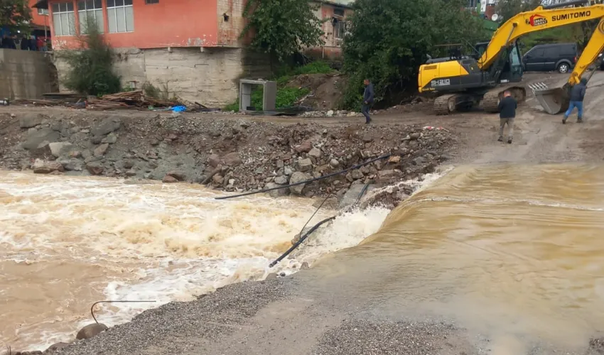 Çaylıoğlu yolu yine kapandı.