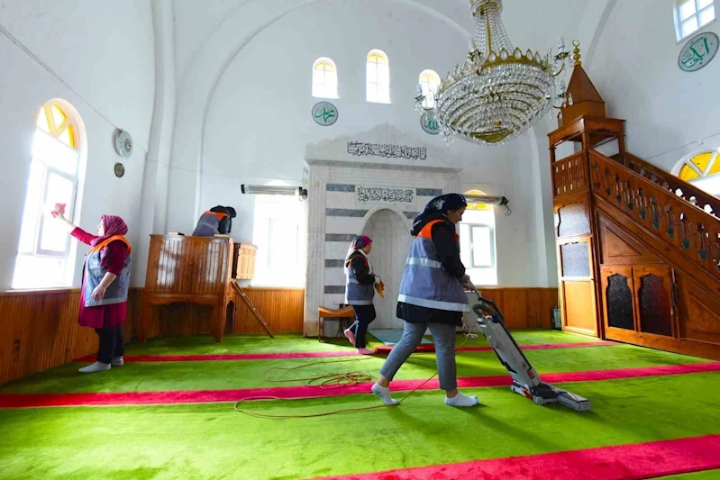 Altınordu’da camiler Ramazan ayına hazırlandı
