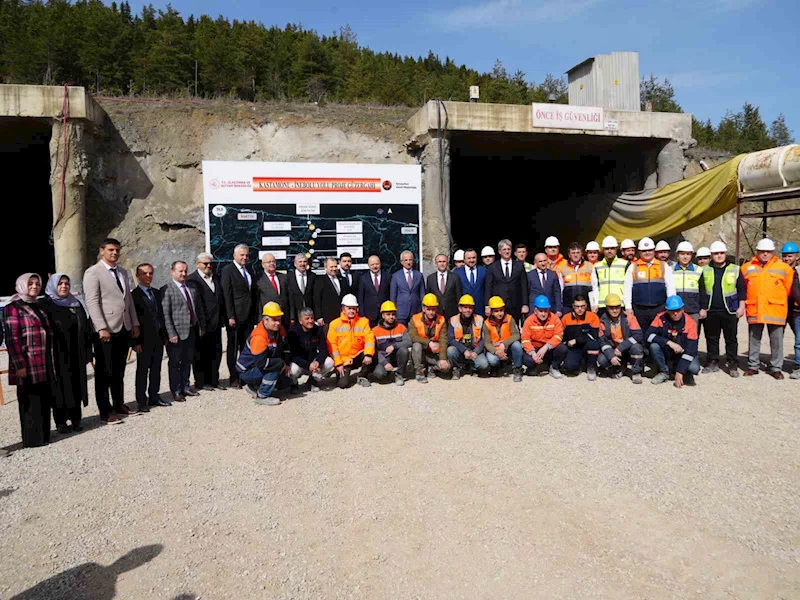 Bakan Uraloğlu Kastamonu’daki ulaşım ve altyapı projelerini inceledi
