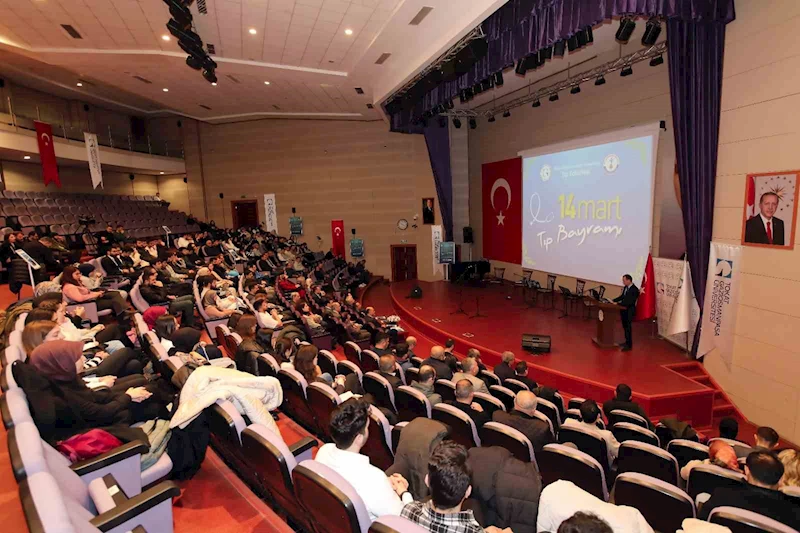 Tıp Bayramı’nda salon boş kaldı
