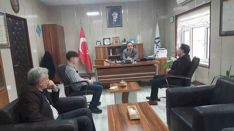 Ortaokul öğrencisi birincilik ödülünü Gazze’ye bağışladı
