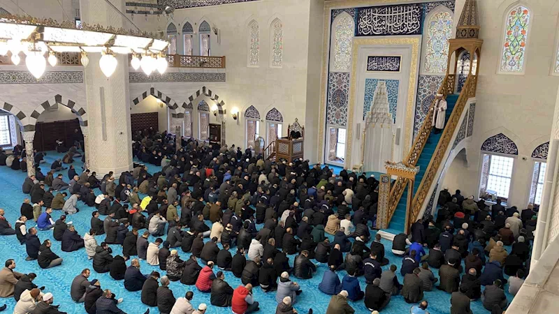 Zonguldak’ta Ramazan Ayı’nın ilk Cuma namazı kılındı
