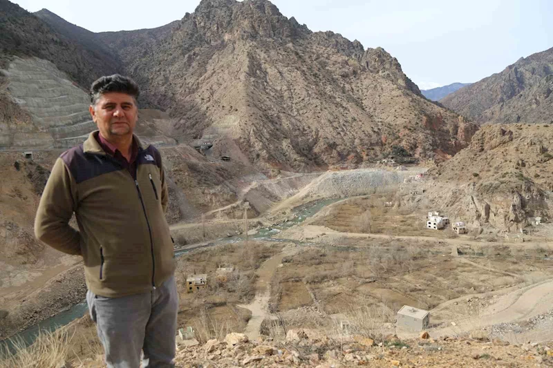 Geçen yıl Temmuz’da baraj sularına gömülen mahalle, Mart’ta yeniden ortaya çıktı
