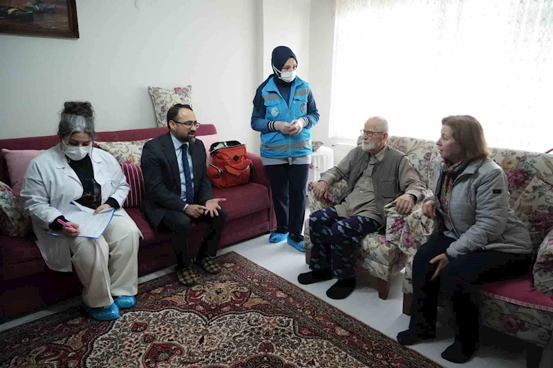 9 ayda 80 yaş ve üzeri bin hastaya evde sağlık hizmeti
