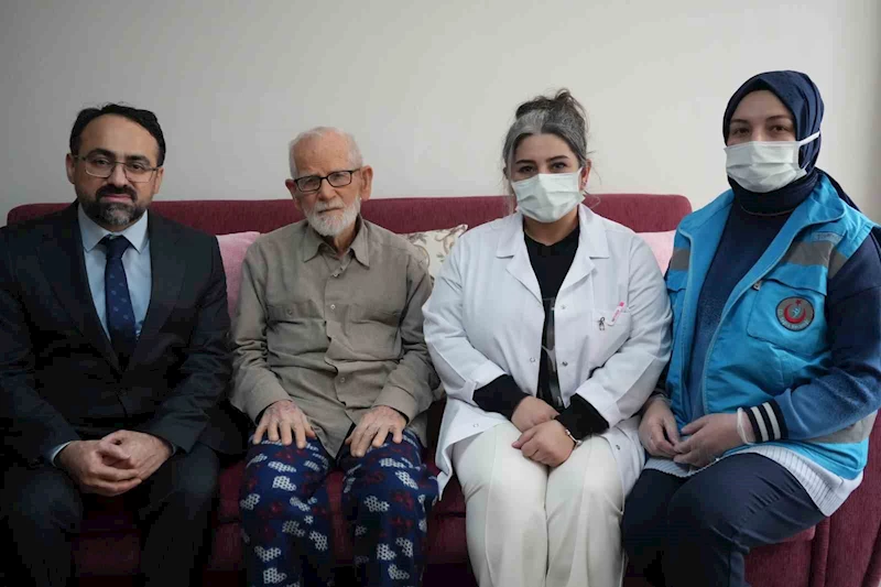 9 ayda 80 yaş ve üzeri bin hastaya evde sağlık hizmeti
