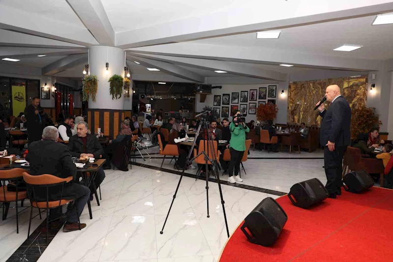 Başkan Pekmezci şehit ve gazi ailelerini iftarda ağırladı
