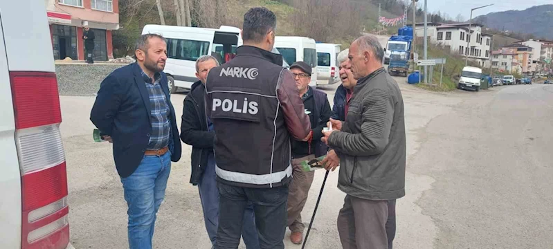 Samsun polisi, uyuşturucuya karşı bilgilendiriyor
