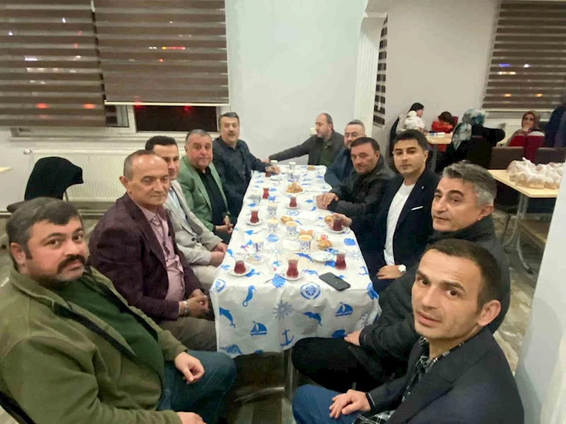 Her gün bir iftara katılıyor
