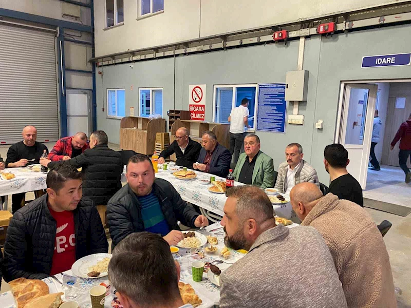 Her gün bir iftara katılıyor
