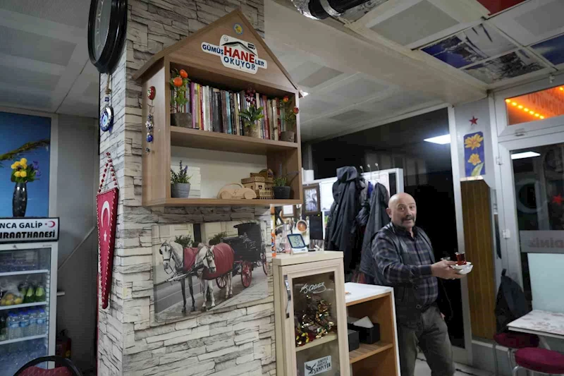 Gümüşhaneli kıraathane işletmecisi titizliğiyle müşterilerine ev ortamı sunuyor
