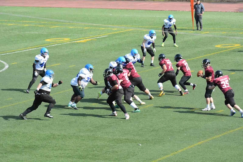 Düzce Panthers liderliğini korudu
