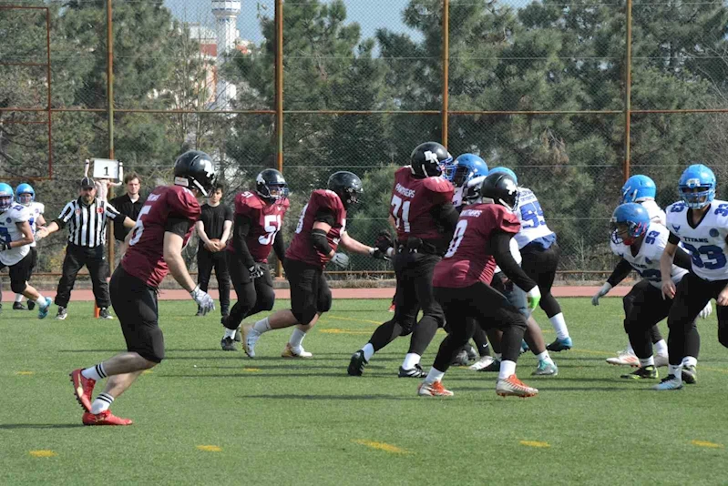 Düzce Panthers liderliğini korudu
