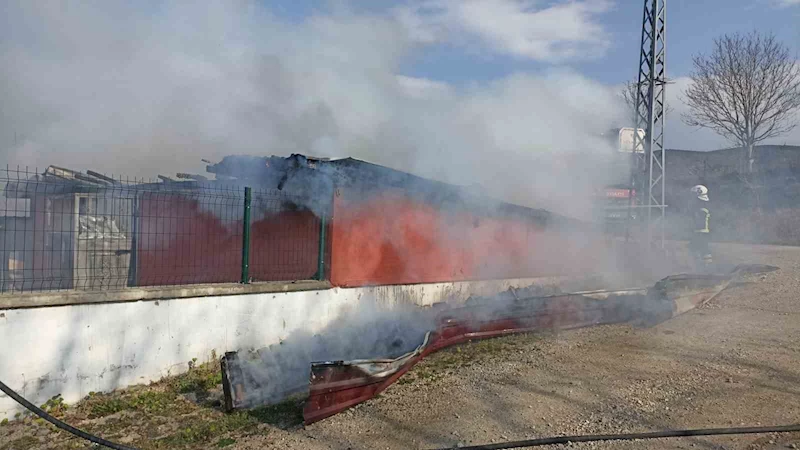 Niksar’da garaj yangını
