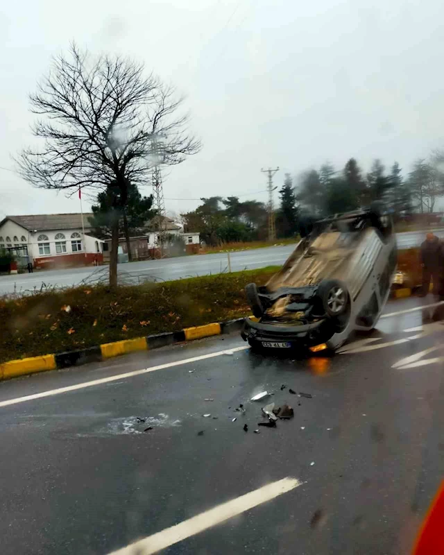 Alaplı’da iki araç çarpıştı