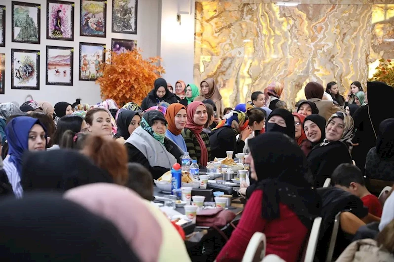 Bayburtlu kadınlar belediyenin düzenlediği programda doyasıya eğlendiler
