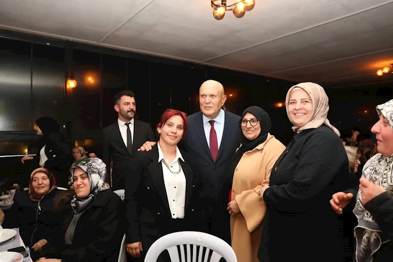 Bayburtlu kadınlar belediyenin düzenlediği programda doyasıya eğlendiler
