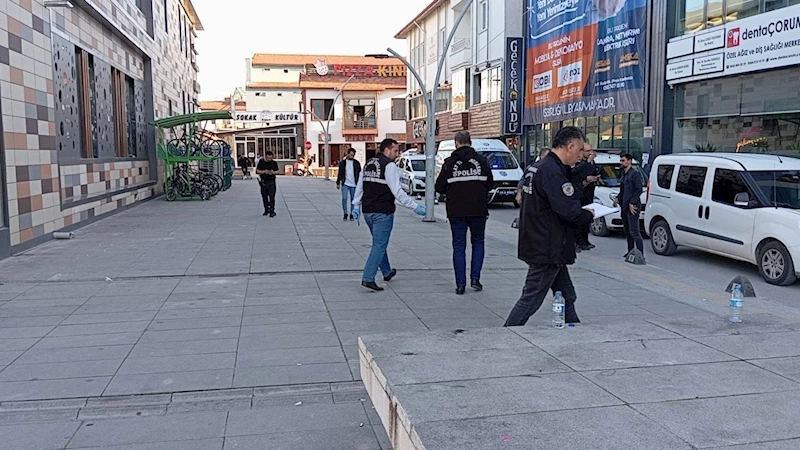 Yürürken husumetlisinin silahlı saldırısına uğradı, yara almadan kurtuldu
