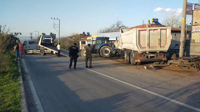 Çorum’da kamyon iş yerine girdi: 1 ölü, 1 yaralı
