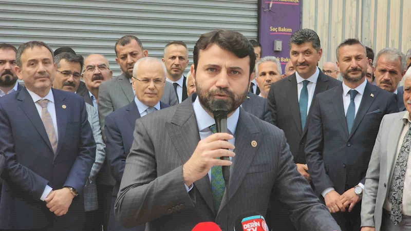 Milletvekilleri ve belediye başkanı partililer ve vatandaşlarla bayramlaştı
