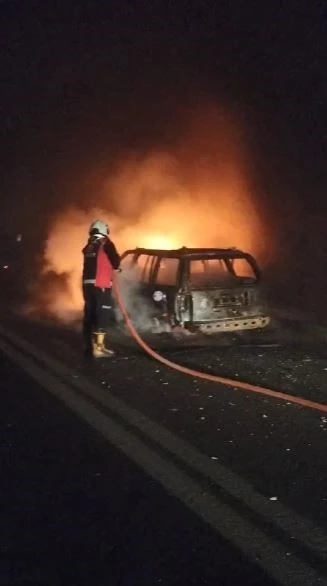 Artvin’de tünel içinde araç yandı
