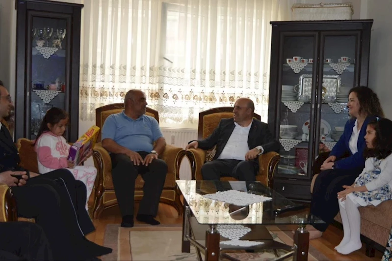 Kaymakam Can bayramda şehit ve gazi ailelerini yalnız bırakmadı
