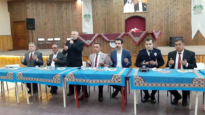 Bolu’da tüm kent bayramda kucaklaştı
