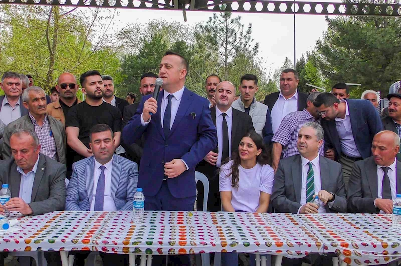 Başkan Ural bayramlaşma programına katıldı
