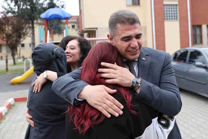 Sevgi evlerinde bayram sevincine ortak oldular
