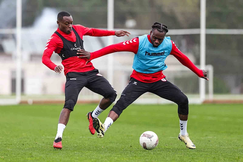 Samsunspor, Beşiktaş maçının hazırlıklarına başladı
