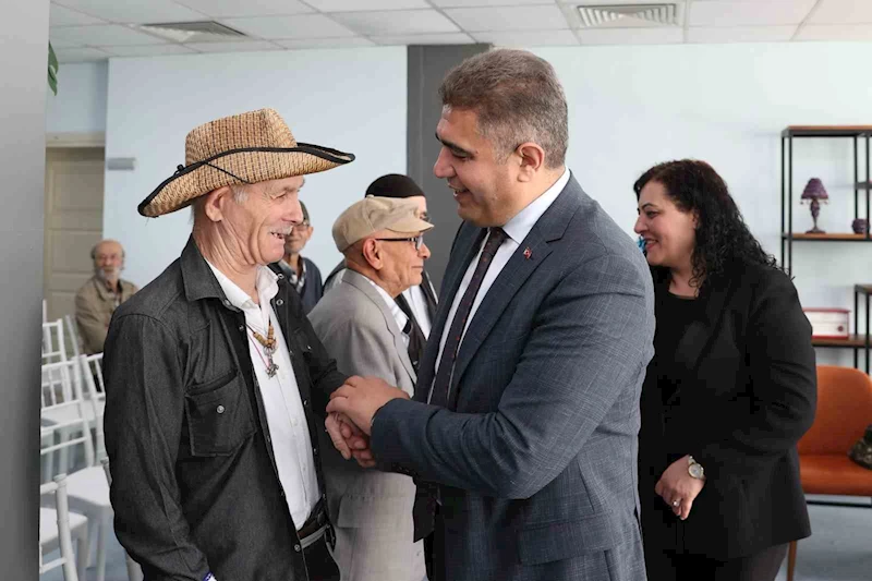 Vali Aslan huzurevi sakinlerini unutmadı
