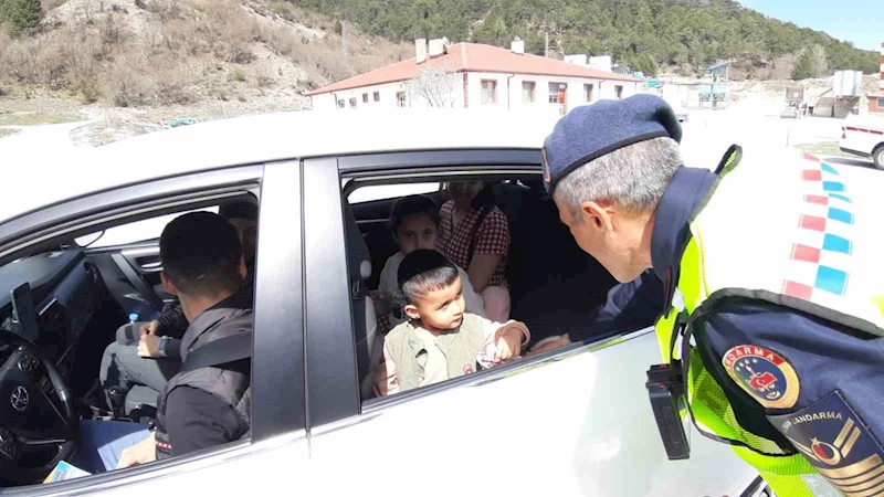 Jandarma ekipleri bayramda olumsuz duruma karşı sahada
