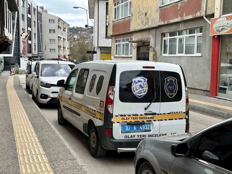 Aracında silahla vurulmuş halde bulunan şahıs hayatını kaybetti
