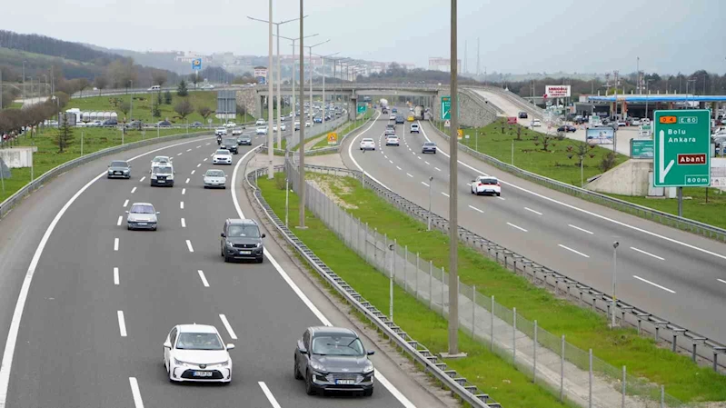 Tatilcilerin dönüş yolculuğu başladı
