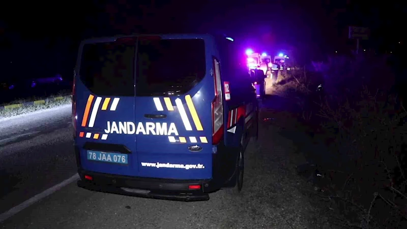 Takla atan otomobil şarampole yuvarlandı: 1 ölü
