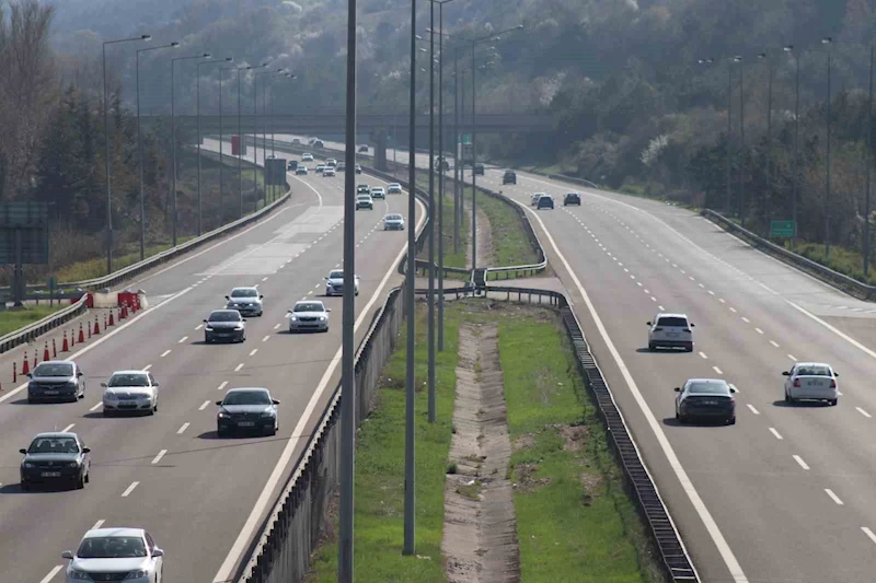 Tatil dönüşü Bolu geçişinde trafik akıcı
