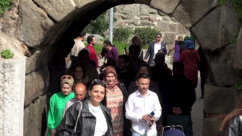 Amasra 8 günde nüfusunun 100 katı turist ağırladı
