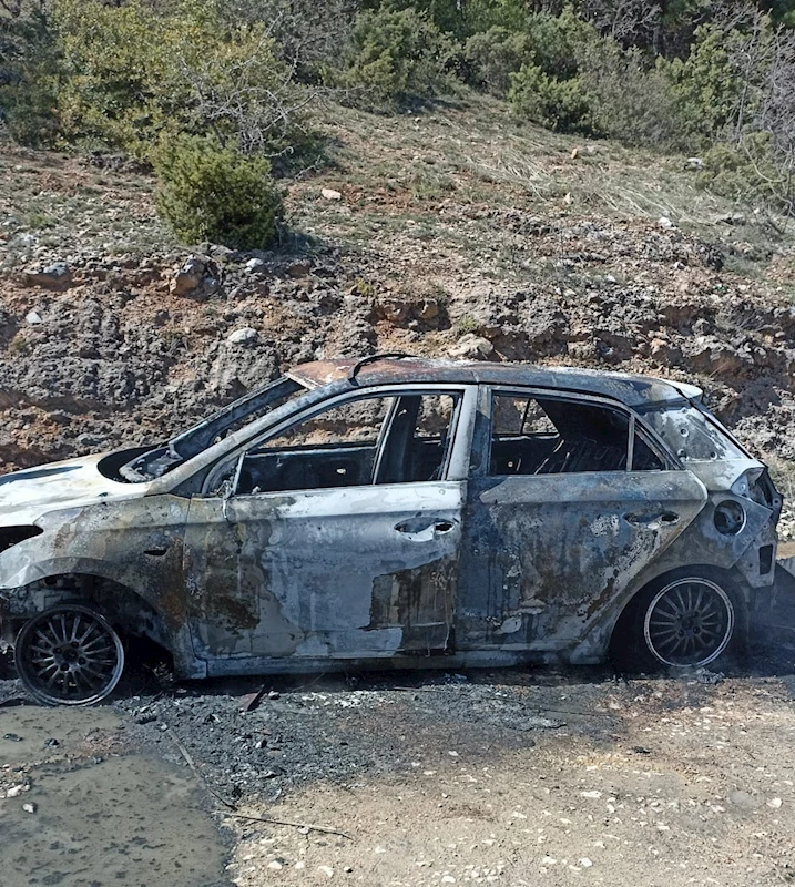 Seyir halindeki otomobil yandı
