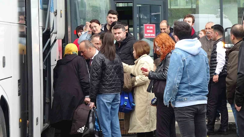 9 günlük resmi tatilin son gününde Trabzon Şehirlerarası Otobüs Terminali’nde yoğunluk yaşandı
