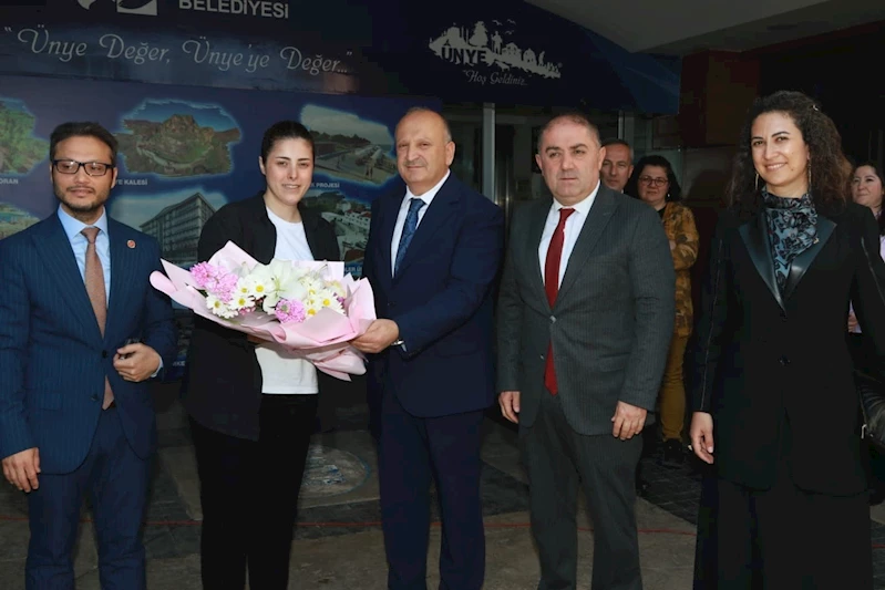 Başkan Tavlı, mazbatasını aldı
