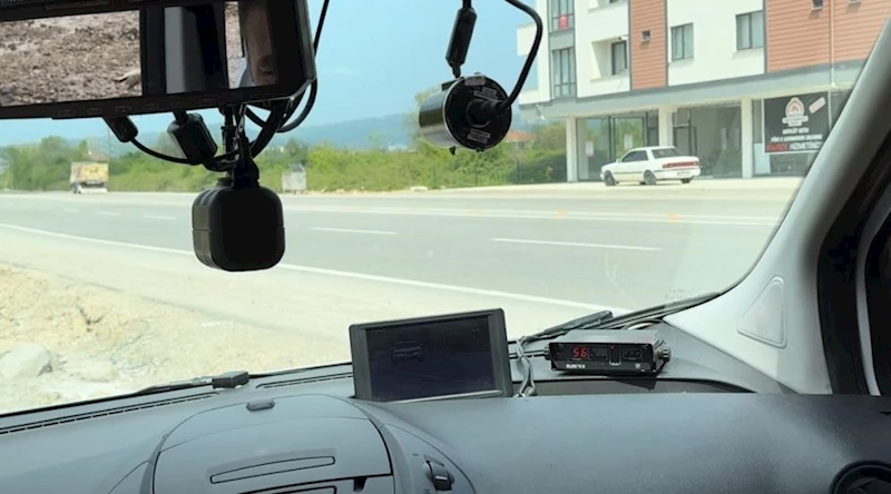 Otoyolda trafik kurallarına uymayanlara 13 milyon 630 bin lira ceza yazıldı
