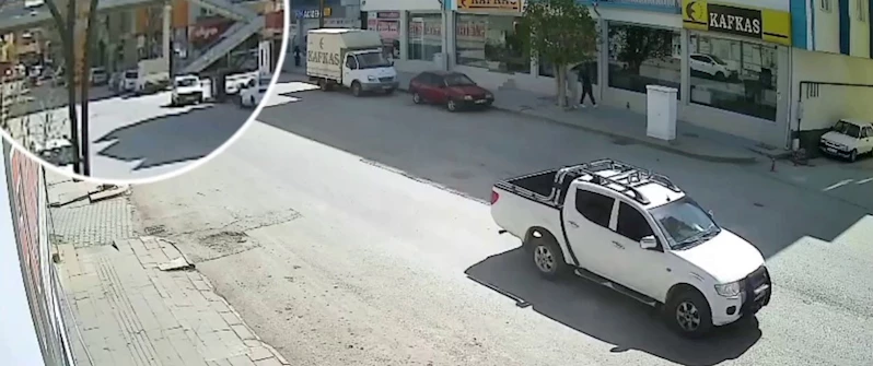 14 yaşındaki genç kız üst geçitten atladı
