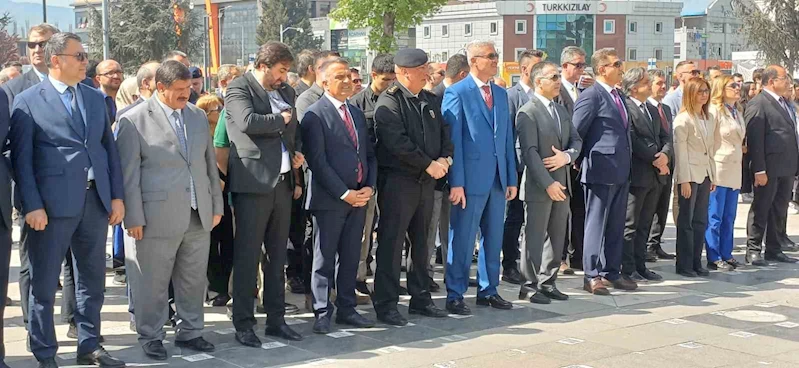 70’lik delikanlıların dansı ilgi çekti
