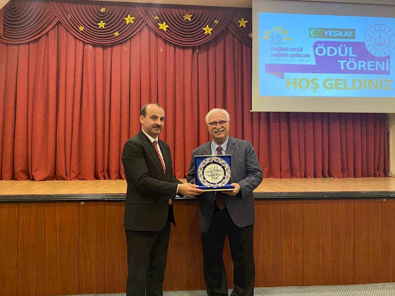 Tevfik Özlü: "Türkiye’de yılda 15 bin kişi, başkasının dumanından ölüyor”
