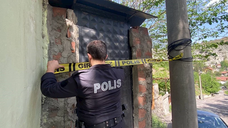 Karabük’te heyelan nedeniyle 4 ev boşaltıldı
