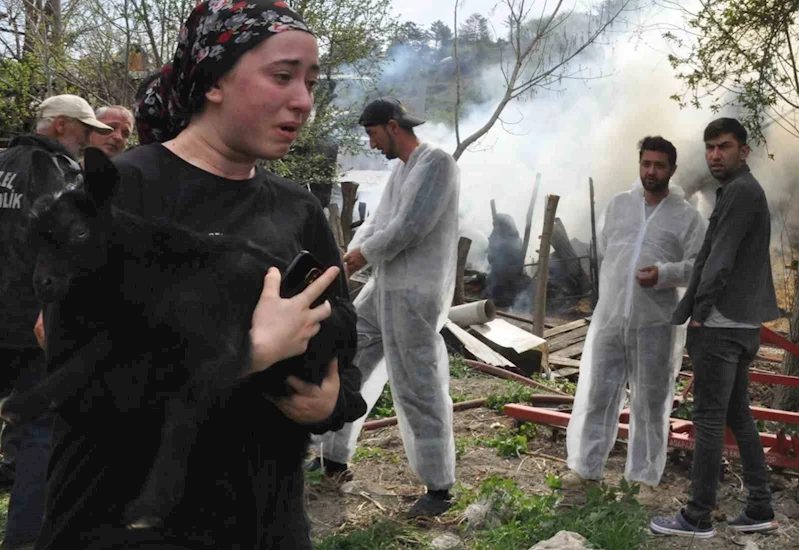 Alevler arasından kurtarılan yavru oğlağına kavuşmuştu: “Dünyayı o an bana verselerdi umurumda olmazdı”
