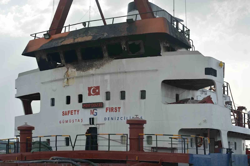 Yangın çıkan gemide tahliye işlemleri tamamlandı
